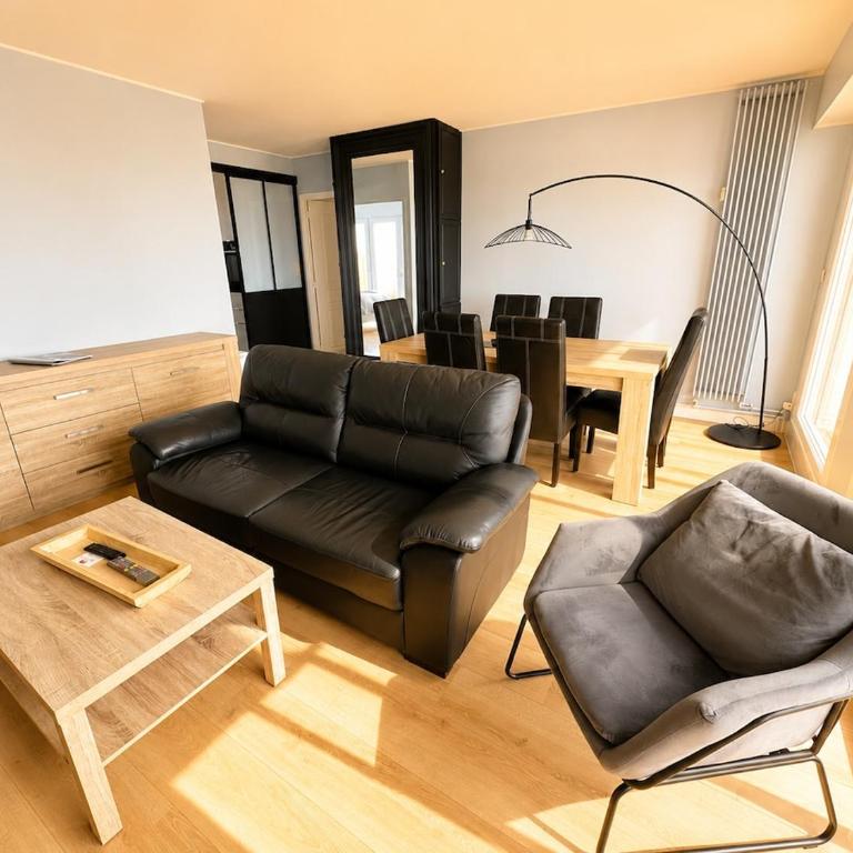 Vue panoramique au 8ème étage avec 3 Terrasses & 1 Parking à Berck-Plage - Two-Bedroom Apartment with Balcony and Sea View - 9