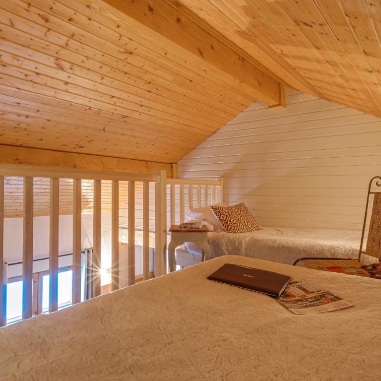Mountain Lodge in Alps-chez Philippe, Panoramic-Village, Renting, view over Glaciers - Chambre Quadruple - Vue sur Montagnes - 3