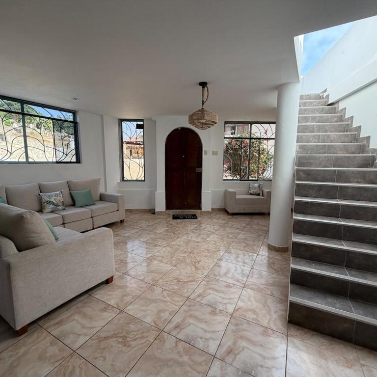 Casa amplia, terraza, vista al mar, Huanchaco, 3BR - Three-Bedroom Vacation Home - 1