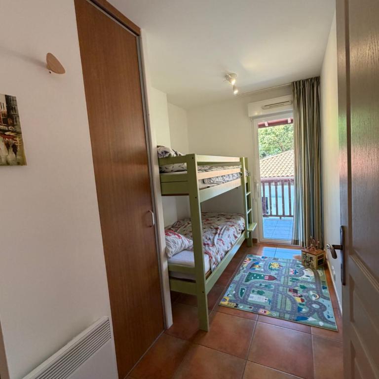 T3 résidence 4 étoiles piscine et 400 m plage Erromardie - Appartement 3 Chambres - 3