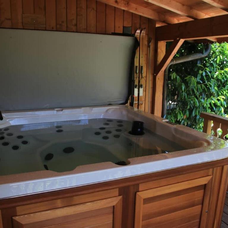 Maison Verte Large Chalet with Hot Tub - Appartement - 18