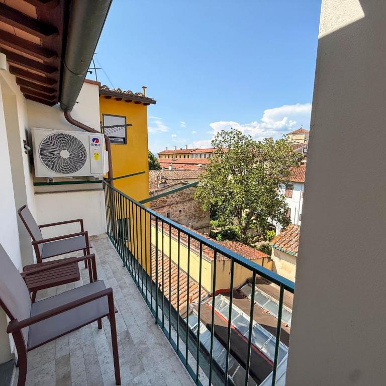 Genteel Home Campuccio Firenze - Appartamento con 2 Camere da Letto e Balcone - 3