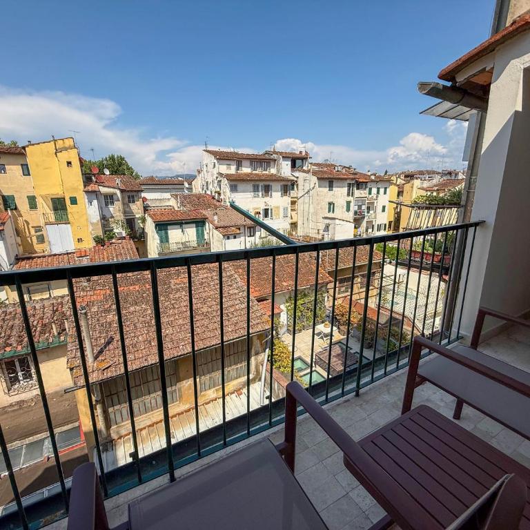 Genteel Home Campuccio Firenze - Appartamento con 2 Camere da Letto e Balcone - 8