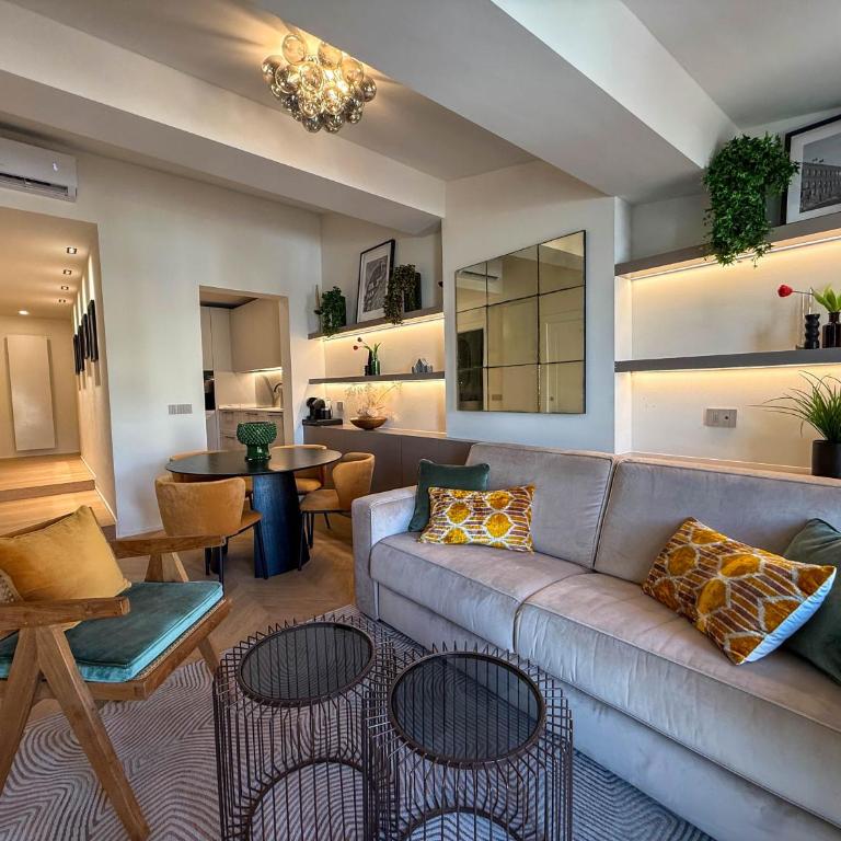 Genteel Home Campuccio Firenze - Appartamento con 2 Camere da Letto e Balcone - 2