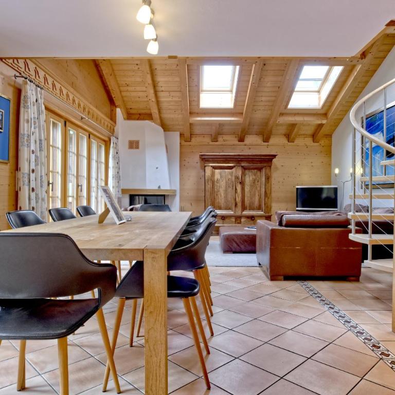Apartment Bärgrose - GRIWA RENT AG - Four-Bedroom Apartment with Balcony - 5
