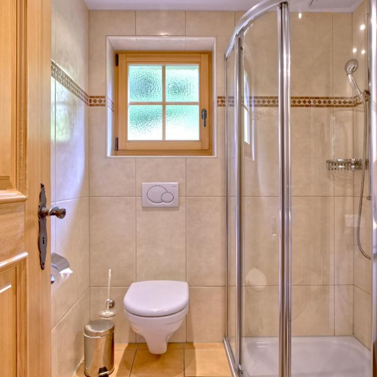 Apartment Bärgrose - GRIWA RENT AG - Four-Bedroom Apartment with Balcony - 11