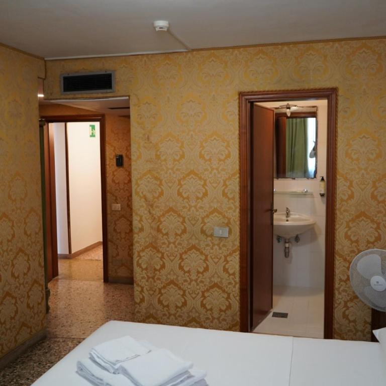 Hotel Walter Venezia - Camera Queen Standard - 7
