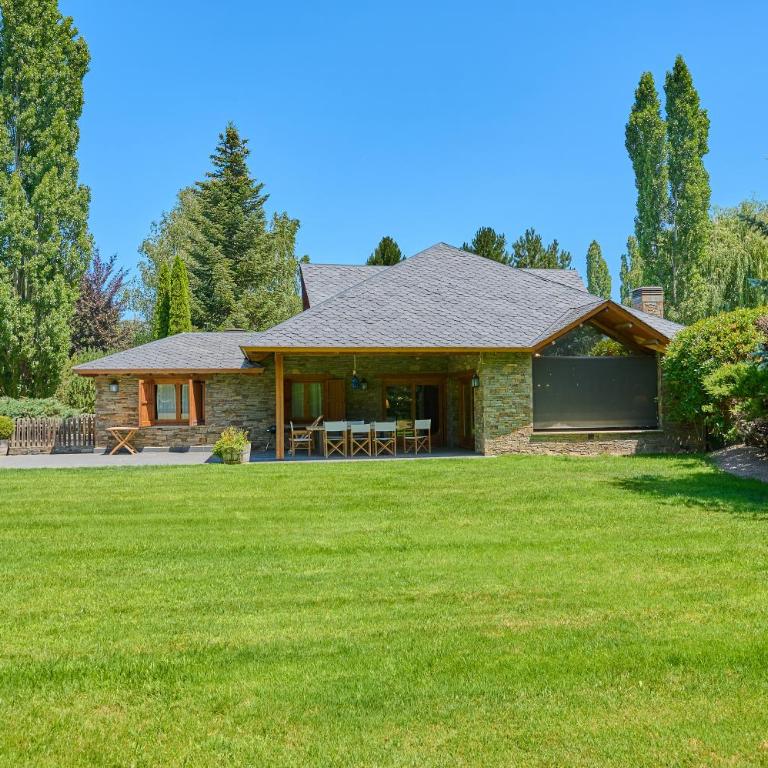 Xalet del Golf - Five-Bedroom House - 1