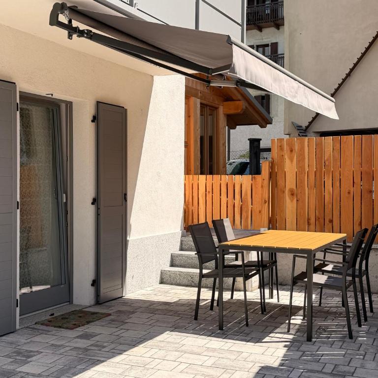 Piano terra con esterno privato vicino a Pinzolo - Appartamento con 2 Camere da Letto - 2