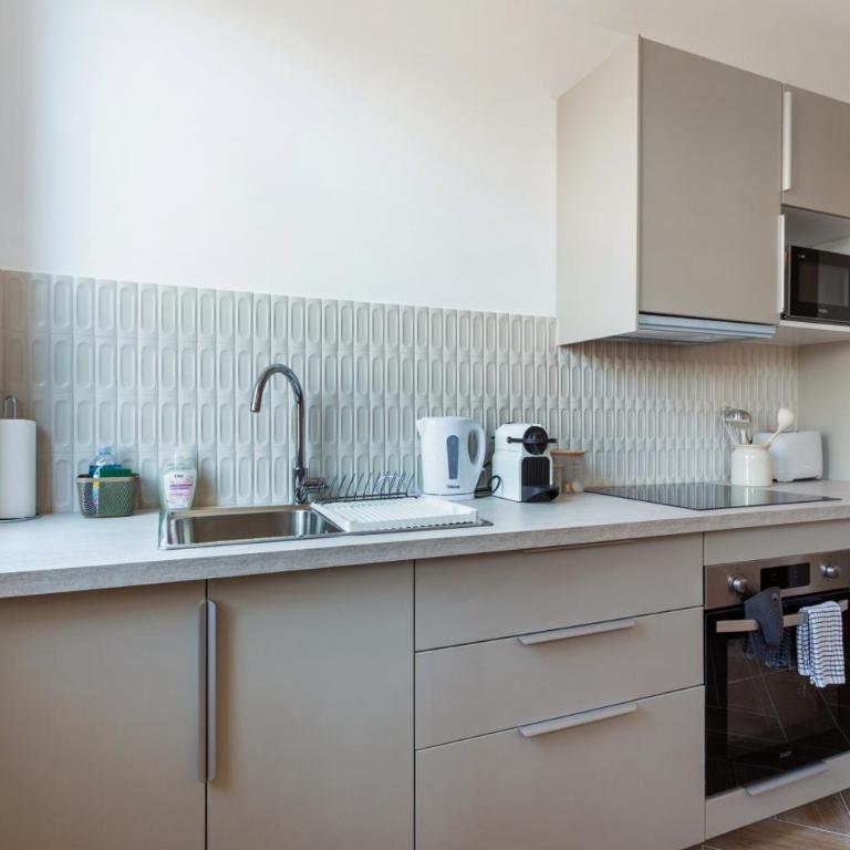 Hyper centre de Nice 2p rénové emplacement idéal - Apartamento de 1 dormitorio - 17