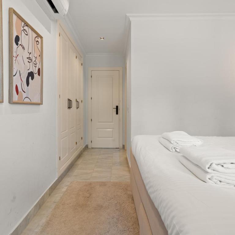 High-End 2 Bedroom Sea View Apartment in Puerto Banus - Apartamento de 2 dormitorios - 7