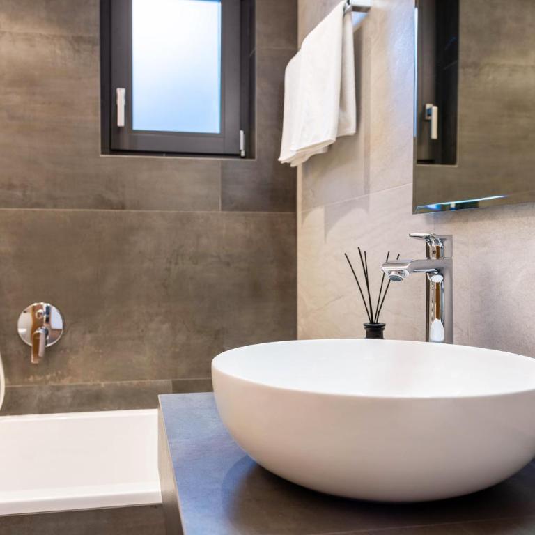 Niuasi Dolomites Panorama - Appartamento Deluxe con 2 Camere da Letto e Vista Giardino - 11