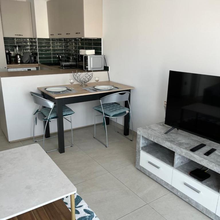 One Bedroom Fréjus Proche plages by Sweet Accommodation - Apartamento de 1 dormitorio - 6