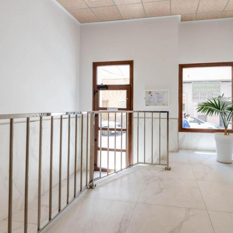 Rooftop Pool and Beach Modern Apartment with Garage - Torrevieja - Apartment mit 2 Schlafzimmern - 11
