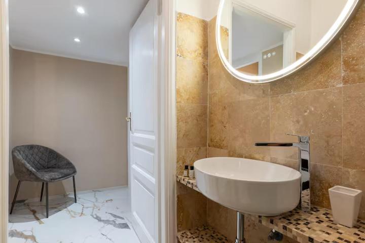 Elegant apartment in Parioli with 4 bedrooms and 3 bathrooms - Villa - 8