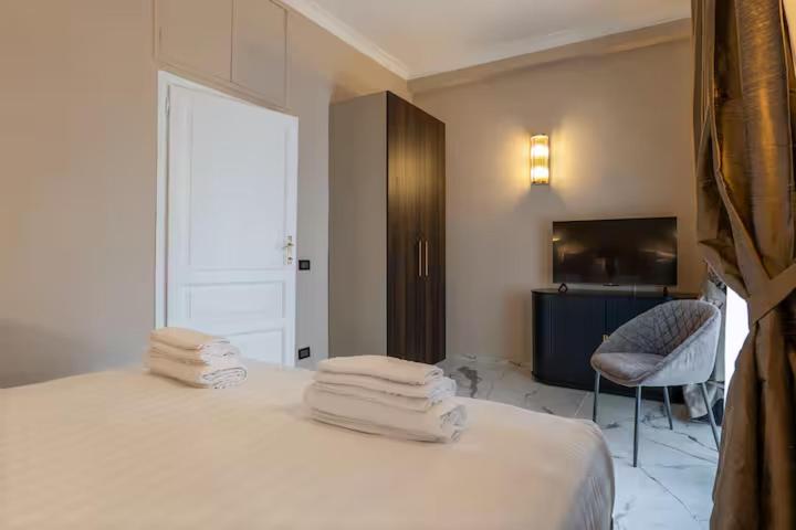 Elegant apartment in Parioli with 4 bedrooms and 3 bathrooms - Villa - 12