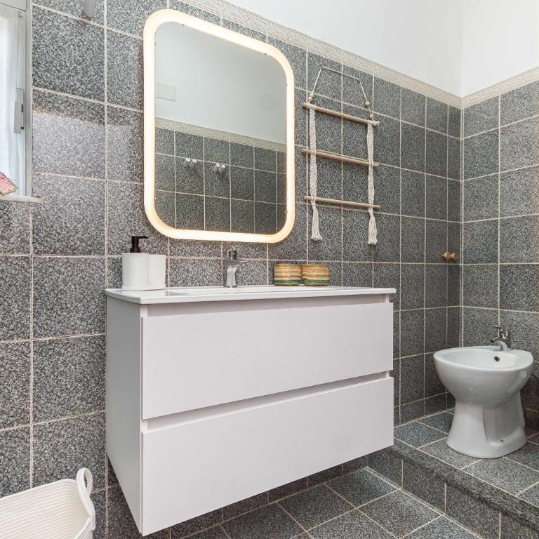 Villetta con Giardino - 5 min dal Mare - Appartamento con 2 Camere da Letto - 11