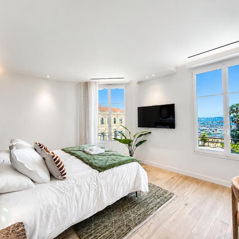 8A- Apartment Facing Port And Town Hall - Appartement 3 Chambres - 2