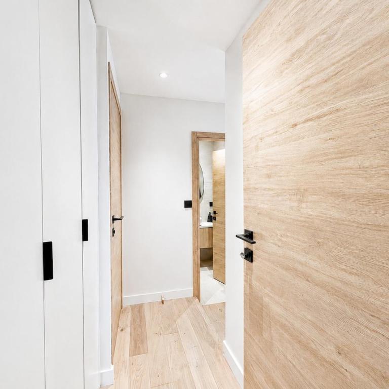 8A- Apartment Facing Port And Town Hall - Appartement 3 Chambres - 6