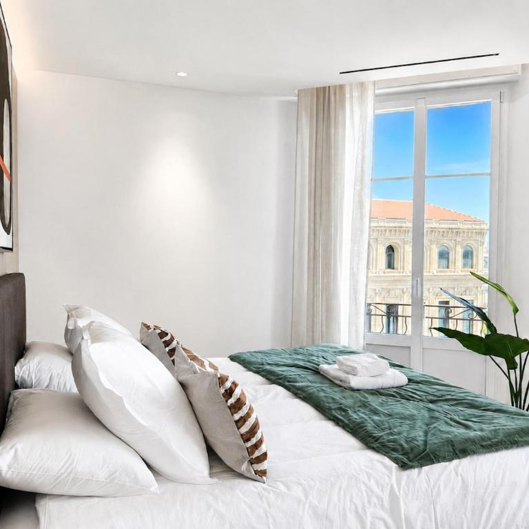 8A- Apartment Facing Port And Town Hall - Appartement 3 Chambres - 11
