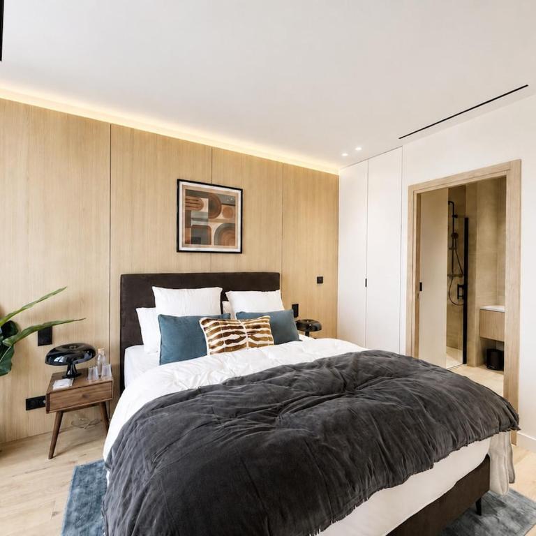 8A- Apartment Facing Port And Town Hall - Appartement 3 Chambres - 12