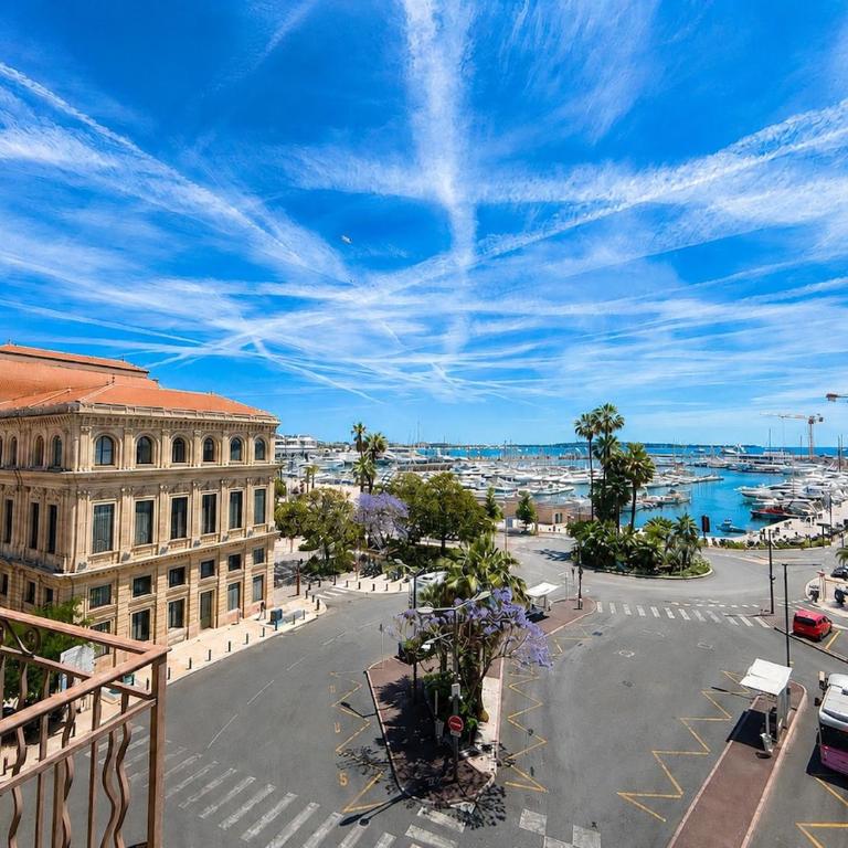 8A- Apartment Facing Port And Town Hall - Appartement 3 Chambres - 21