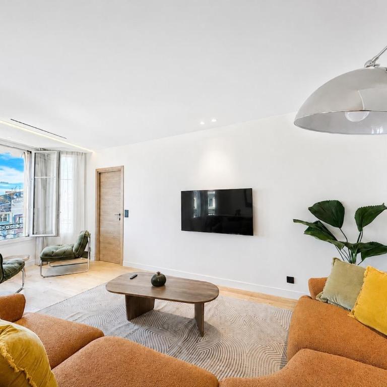 8A- Apartment Facing Port And Town Hall - Appartement 3 Chambres - 22