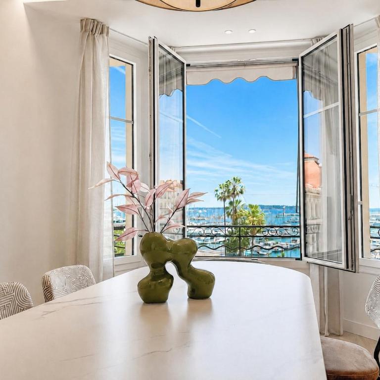 8A- Apartment Facing Port And Town Hall - Appartement 3 Chambres - 26