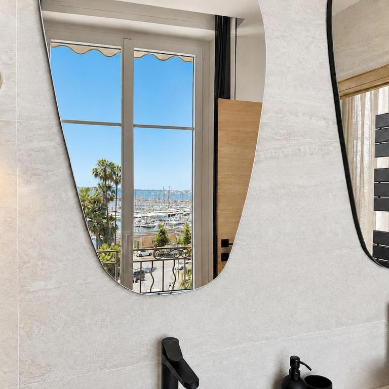 8A- Apartment Facing Port And Town Hall - Appartement 3 Chambres - 34