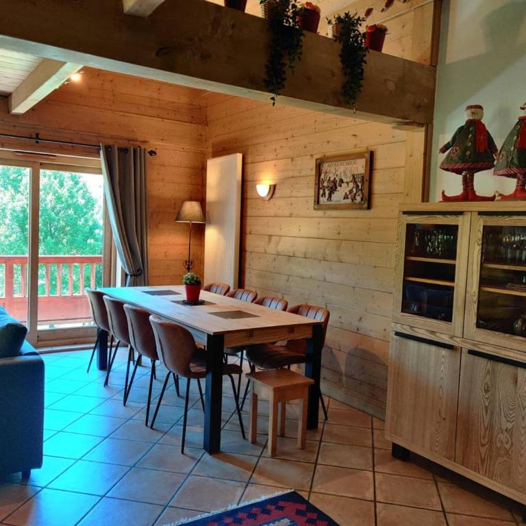 Grand appartement de 10 pers. avec piscine, spa et parking à Saint-Martin-de-Belleville - Appartement 3 Chambres - 25