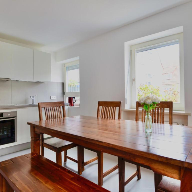 Zentrales Apartment für 8 Personen - 4 Schlafzimmer - Balkon - Apartment mit 4 Schlafzimmern - 2