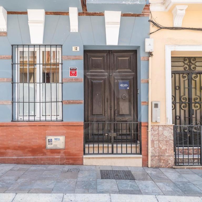 Peaceful 4BR Townhouse with Rooftop Terrace REMS - Casa de 4 dormitorios - 9