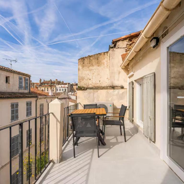 Sur les toits de Meserrer - One-Bedroom Apartment - 1