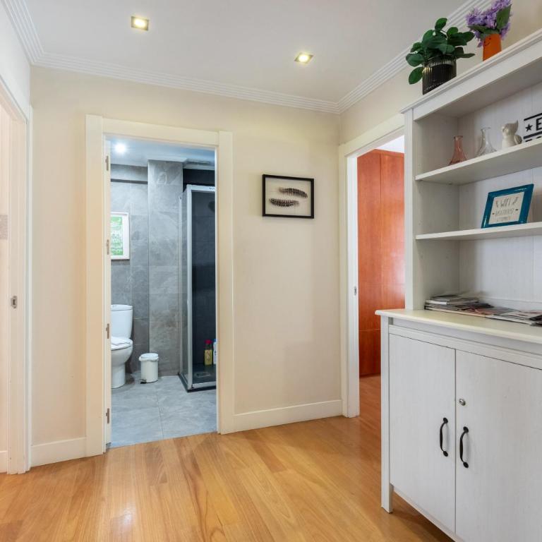 Aston - Apartamento en el centro de Bilbao Garaje incluido - Apartment - 3