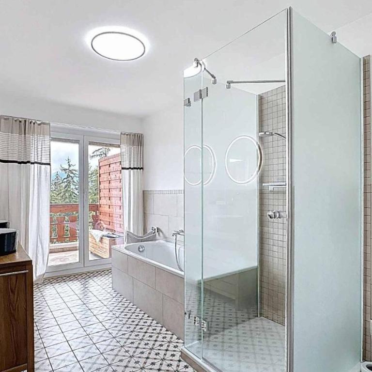 Chez Margot - Family - By CosyHome - Three-Bedroom Premium Apartment with Balcony - 9
