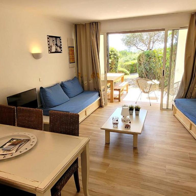 Bright apartment with garden and sea view - Apartment - 3