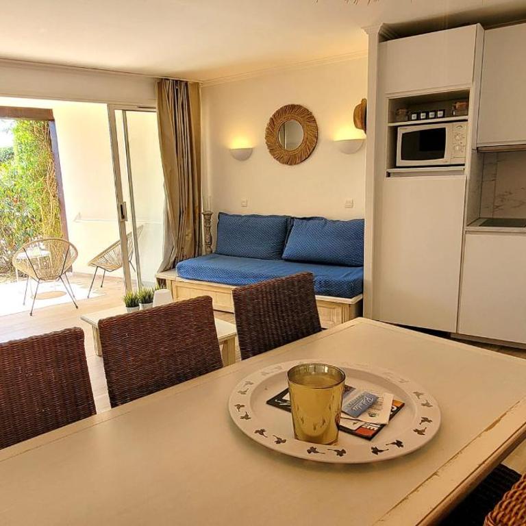 Bright apartment with garden and sea view - Apartment - 5