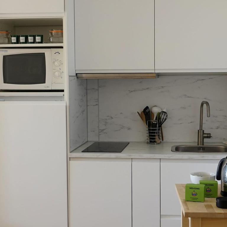 Bright apartment with garden and sea view - Apartment - 6
