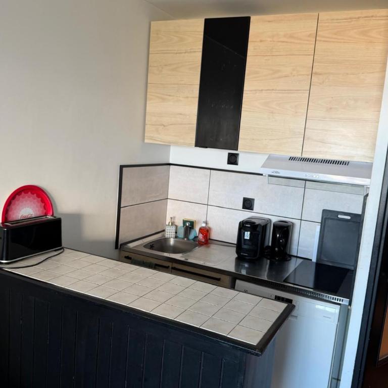 Joli Studio Cabine 1ère ligne avec parking privé - Appartement 2 Chambres - 9