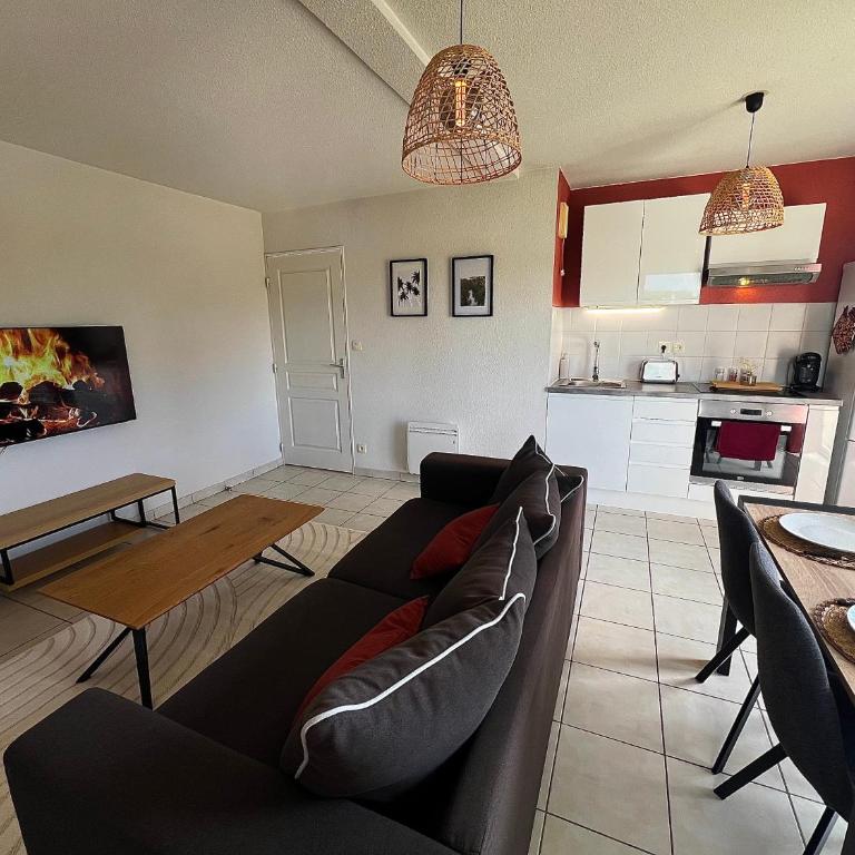Apartment in LE MANS train station, 24 Hours of Le Mans circuit - Two-Bedroom Apartment - 3