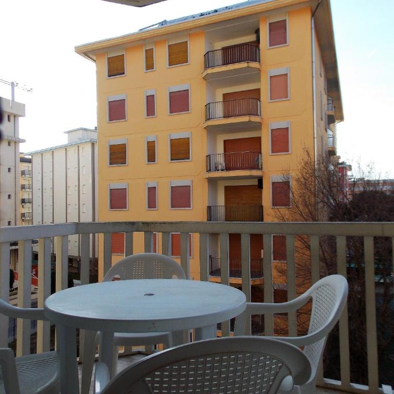 Spacious apartment with side sea view - Appartamento - 5