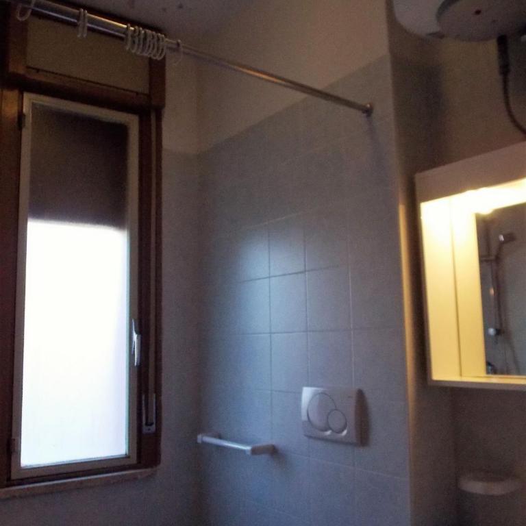 Spacious apartment with side sea view - Appartamento - 8