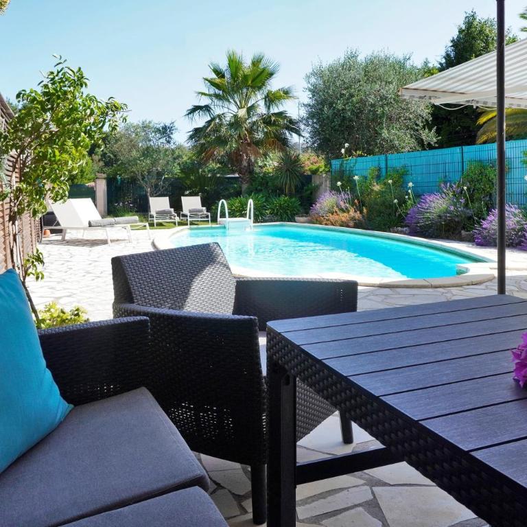 Ferienhaus Rafalenadjan, ideal für Familien, eigener Pool, schöne Terrasse, eigener Parkplatz by Riviera Homelife Management - Casa - 5