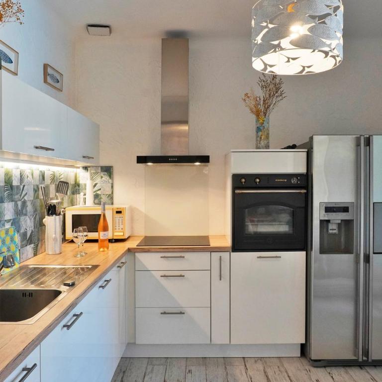 Ferienhaus Rafalenadjan, ideal für Familien, eigener Pool, schöne Terrasse, eigener Parkplatz by Riviera Homelife Management - Casa - 10