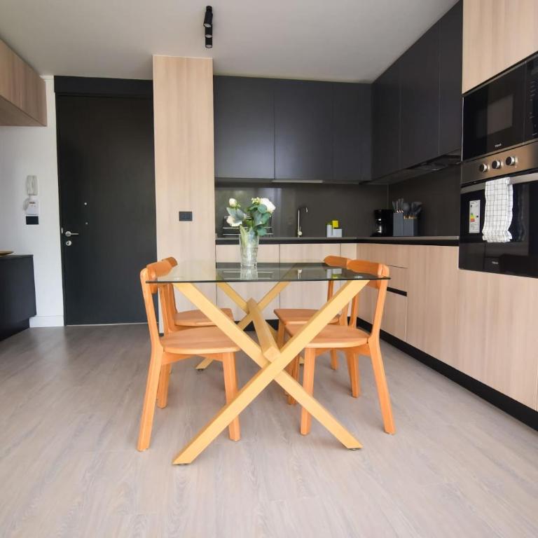 Spacious 2BR Apt Top Las Condes Location - Apartamento - 3