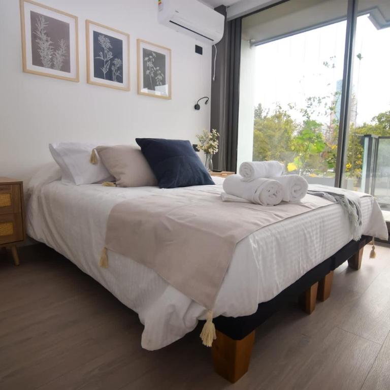 Spacious 2BR Apt Top Las Condes Location - Apartamento - 10