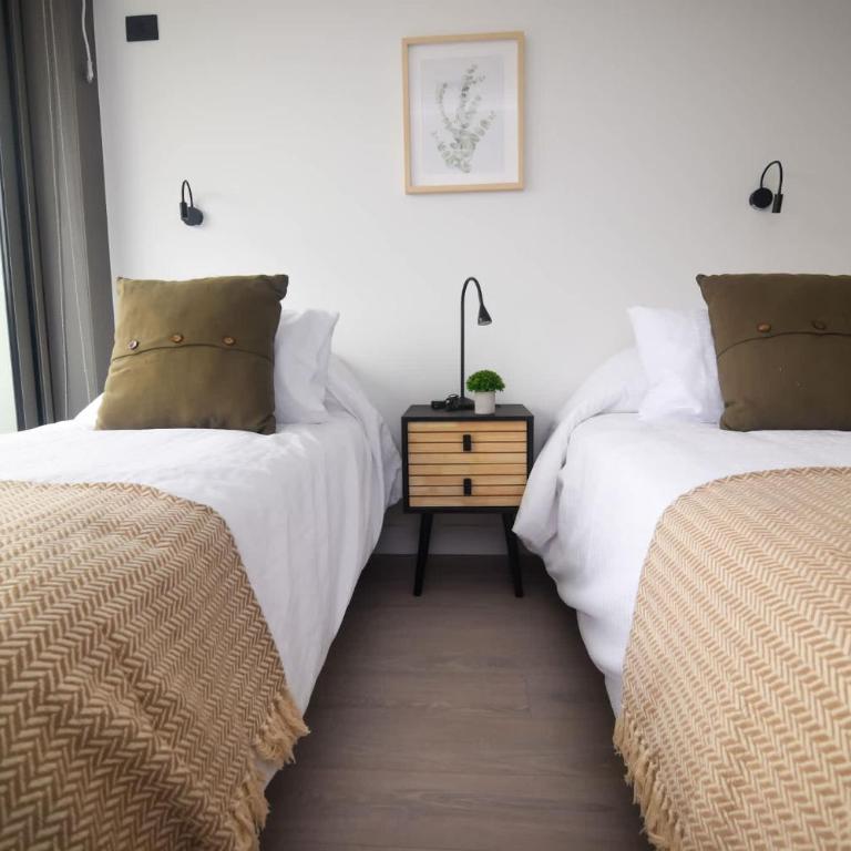 Spacious 2BR Apt Top Las Condes Location - Apartamento - 20