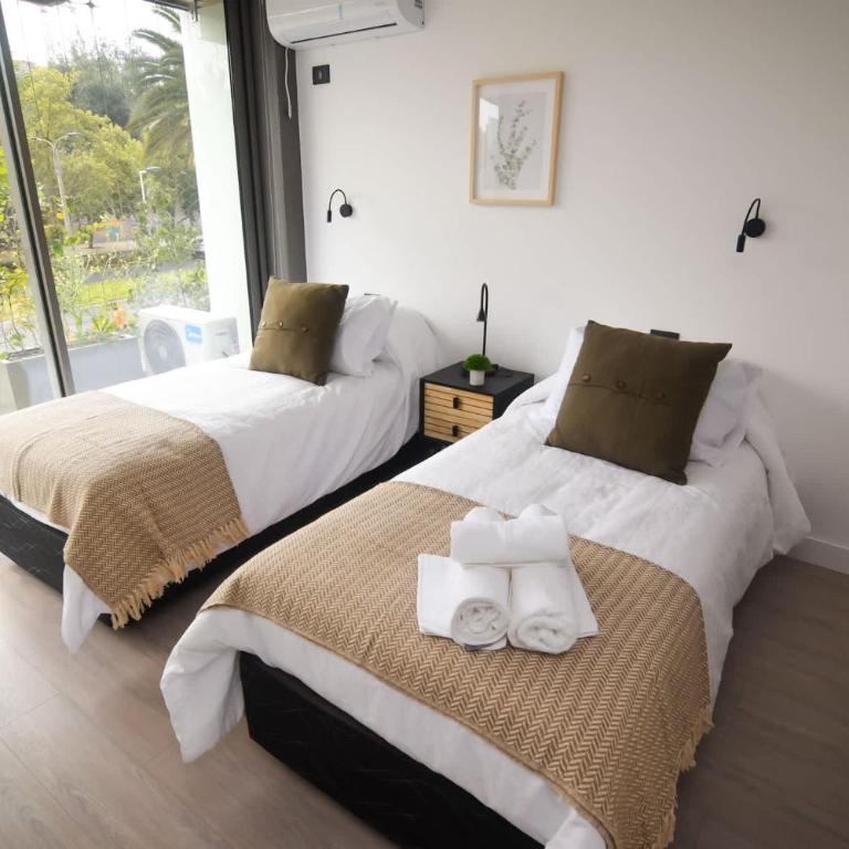 Spacious 2BR Apt Top Las Condes Location - Apartamento - 22