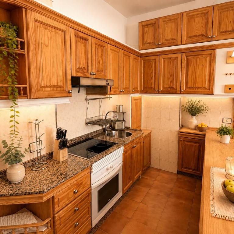 Tenerife candelaria vacaciones, quiet apartment near the ocean and local food spots and coastal walks, FAST WIFI - Apartamento de 2 dormitorios - 13