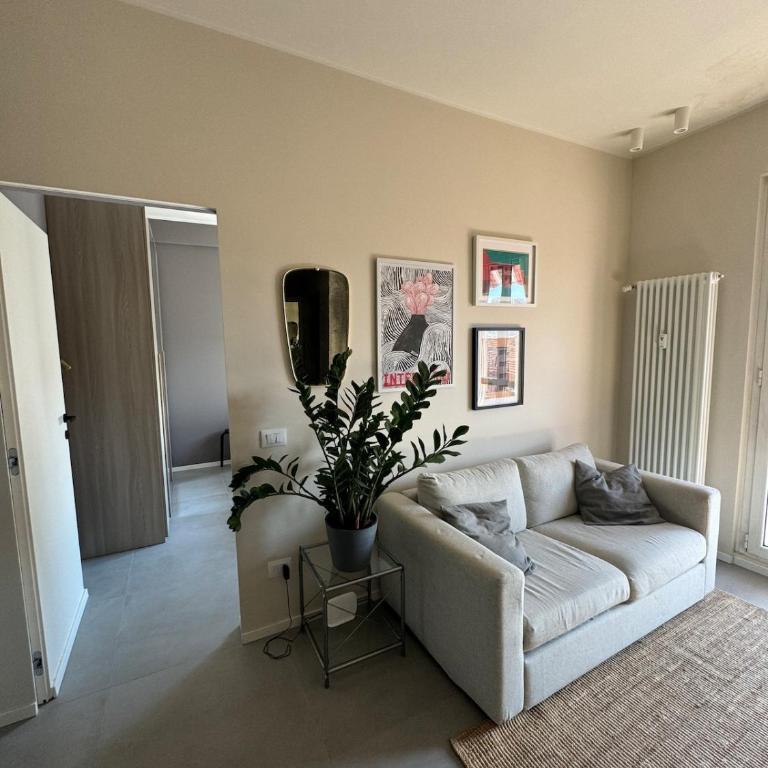 Milan, Terrace and Skyline, 15 min from city center - Two-Bedroom Apartment - 10